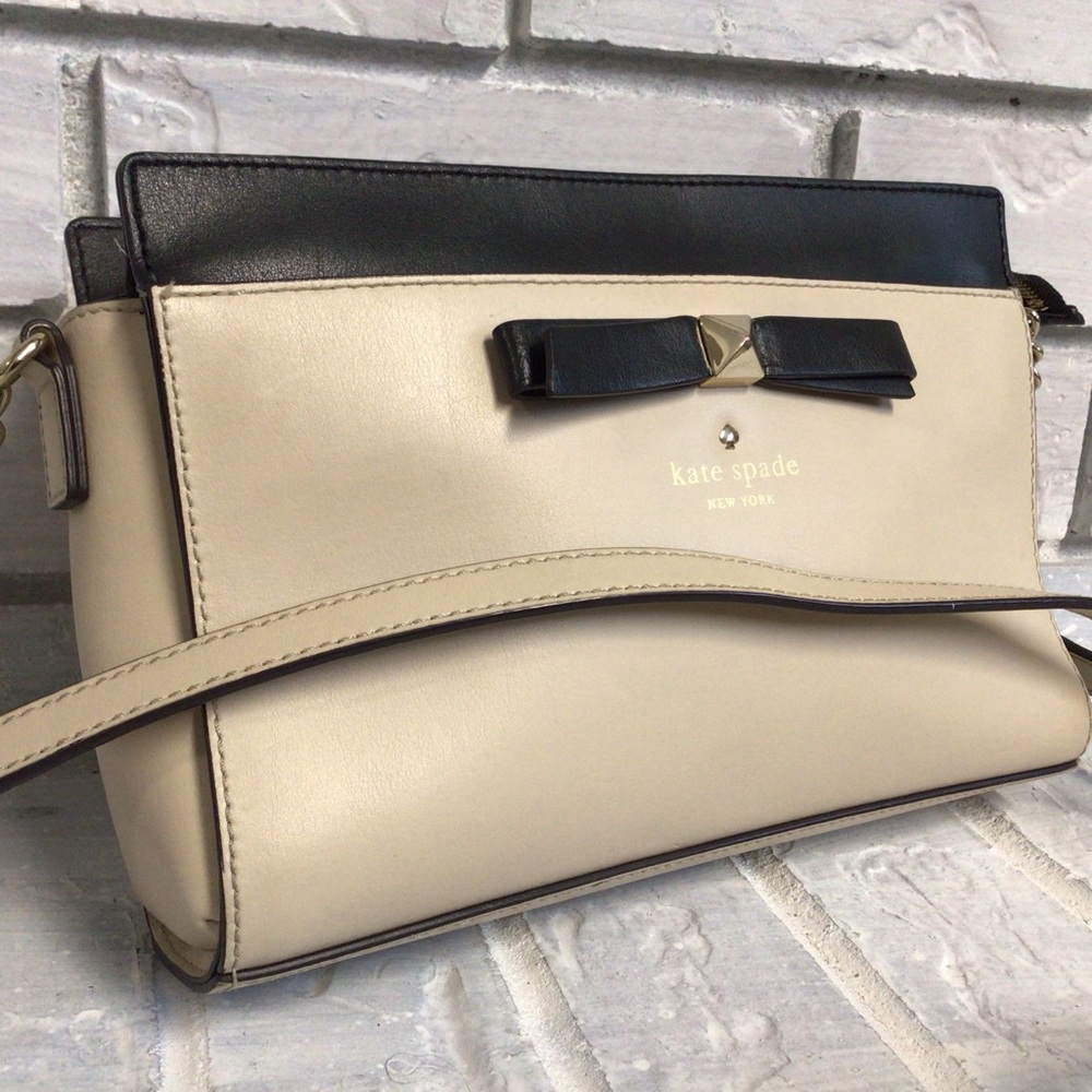 ππ₯ HOST PICK ππ₯KATE SPADE LEATHER CREAM AND BLACK CROSSBODY BAG EUC - Picture 5 of 14